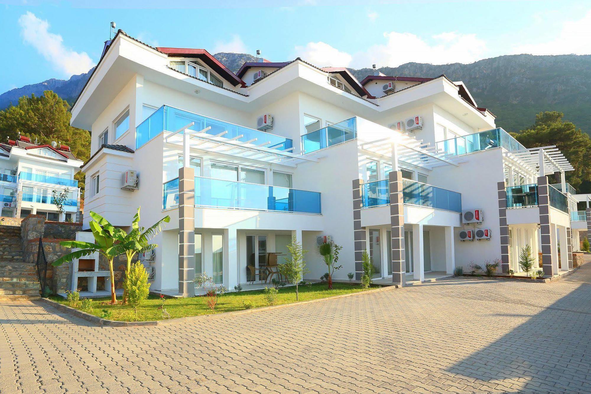 Orka Royal Hills Apartments Ovacık Екстериор снимка